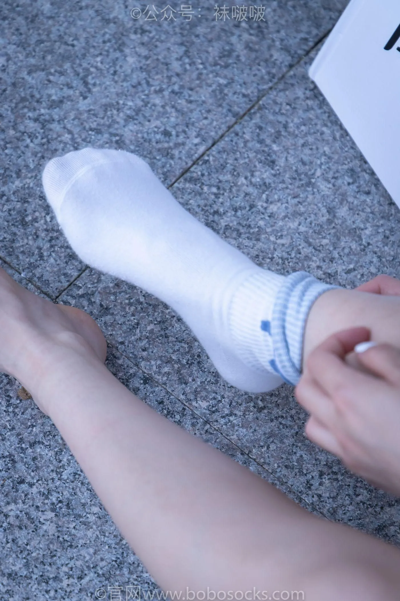 [BoBoSocks袜啵啵]NO.028 小米-运动鞋、白棉袜、裸足 [133P]插图8